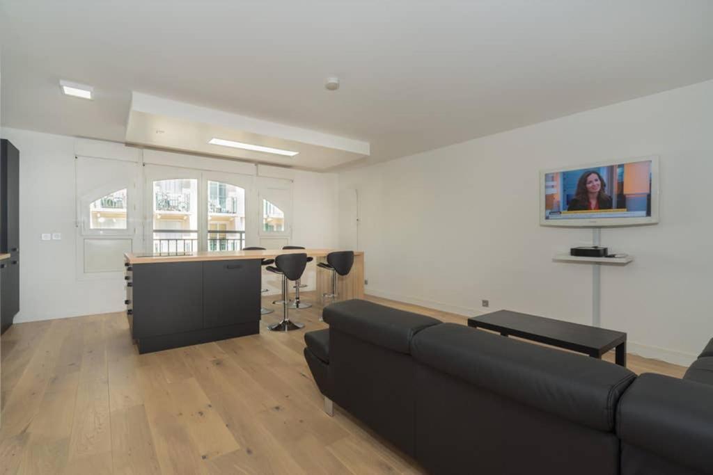 Lovely Apartment Close To A Big Shopping Mall Serris Buitenkant foto